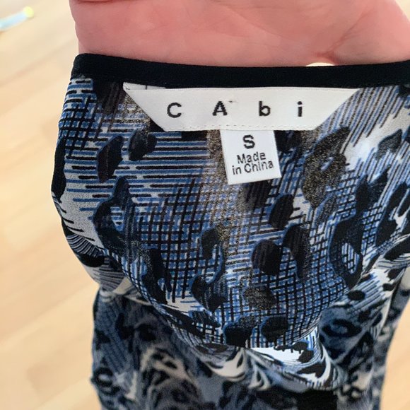 WOT, Sold Out! CAbi Fatale Blouse, Size Small - Picture 5 of 8